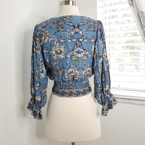 JEN'S PIRATE BOOTY Aaliyah V-Neck Crop Top XS. - Picture 5 of 8